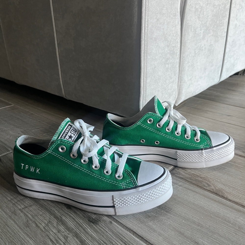 Converse Chuck Taylor Low Top Sneakers in Green and White - Picture 3 of 8